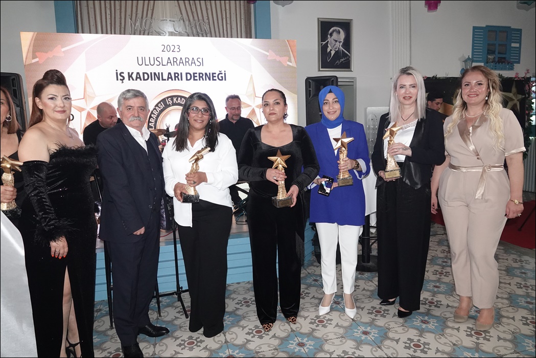 Uluslararası İş Kadınları Derneği UİKAD,1.Yıl Ödülleri Sahiplerini buldu